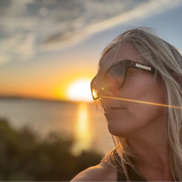 Meet your Posher, Lisa - Picture 1 of 1